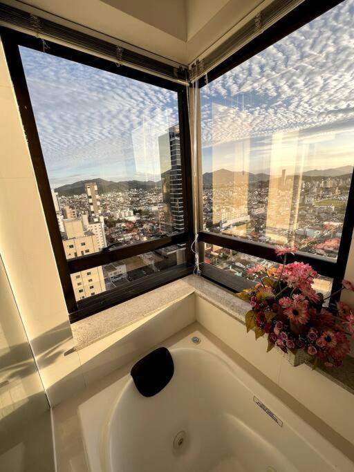 Apartamento No Centro, Com Vista Mar E Cristo Luz Balneário Camboriú Zewnętrze zdjęcie